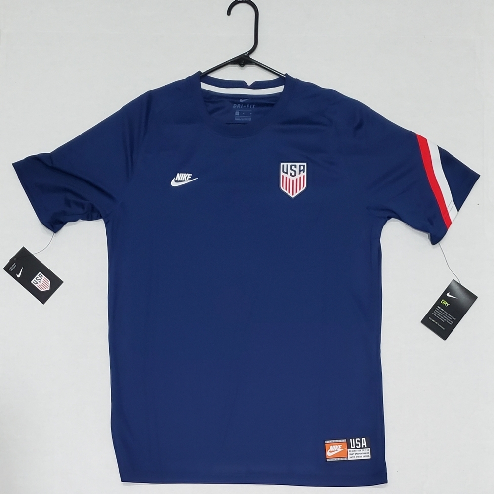 Nike USA  NWT Men's Medium blue soccer jersey